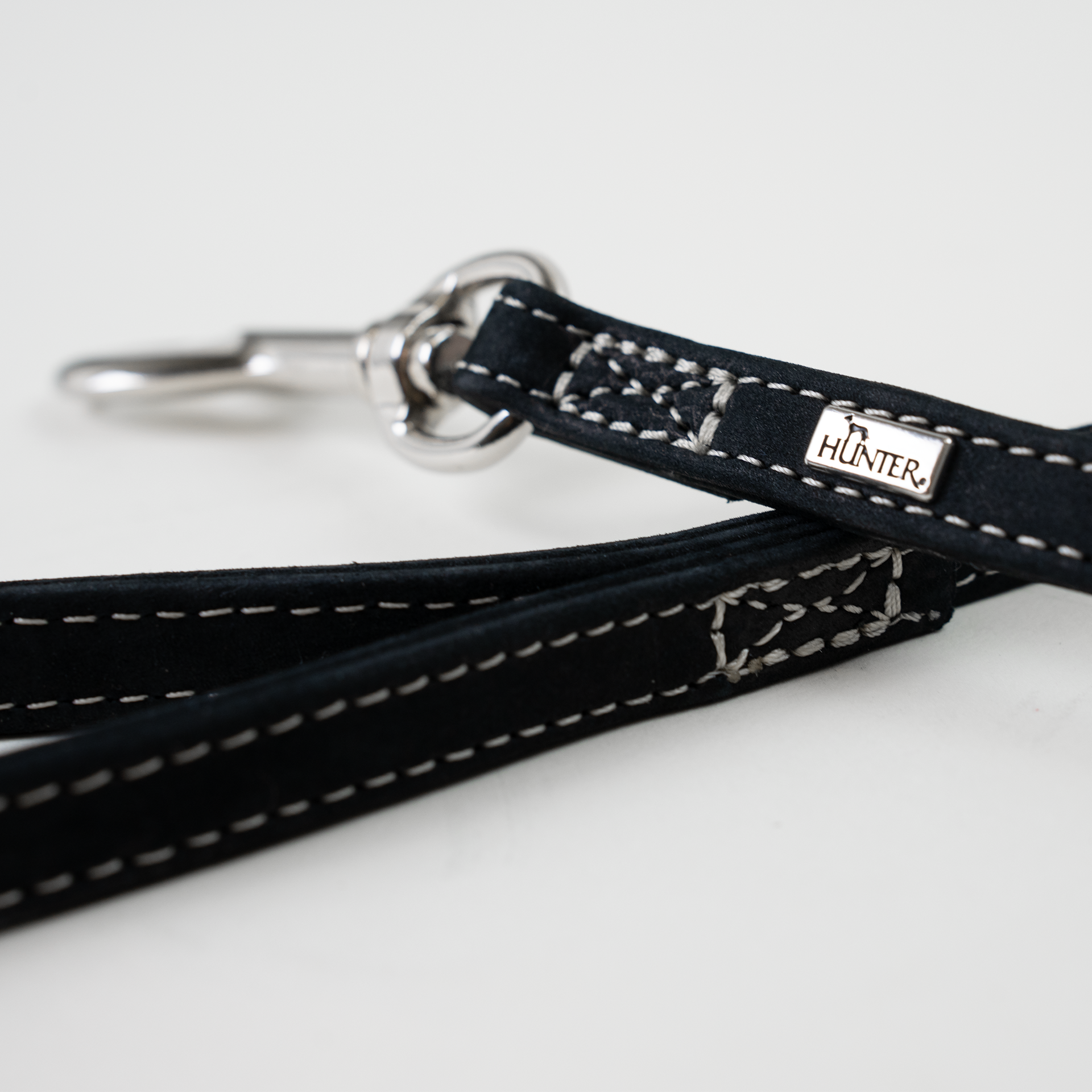 hunter_leash_hunting_black_2.png